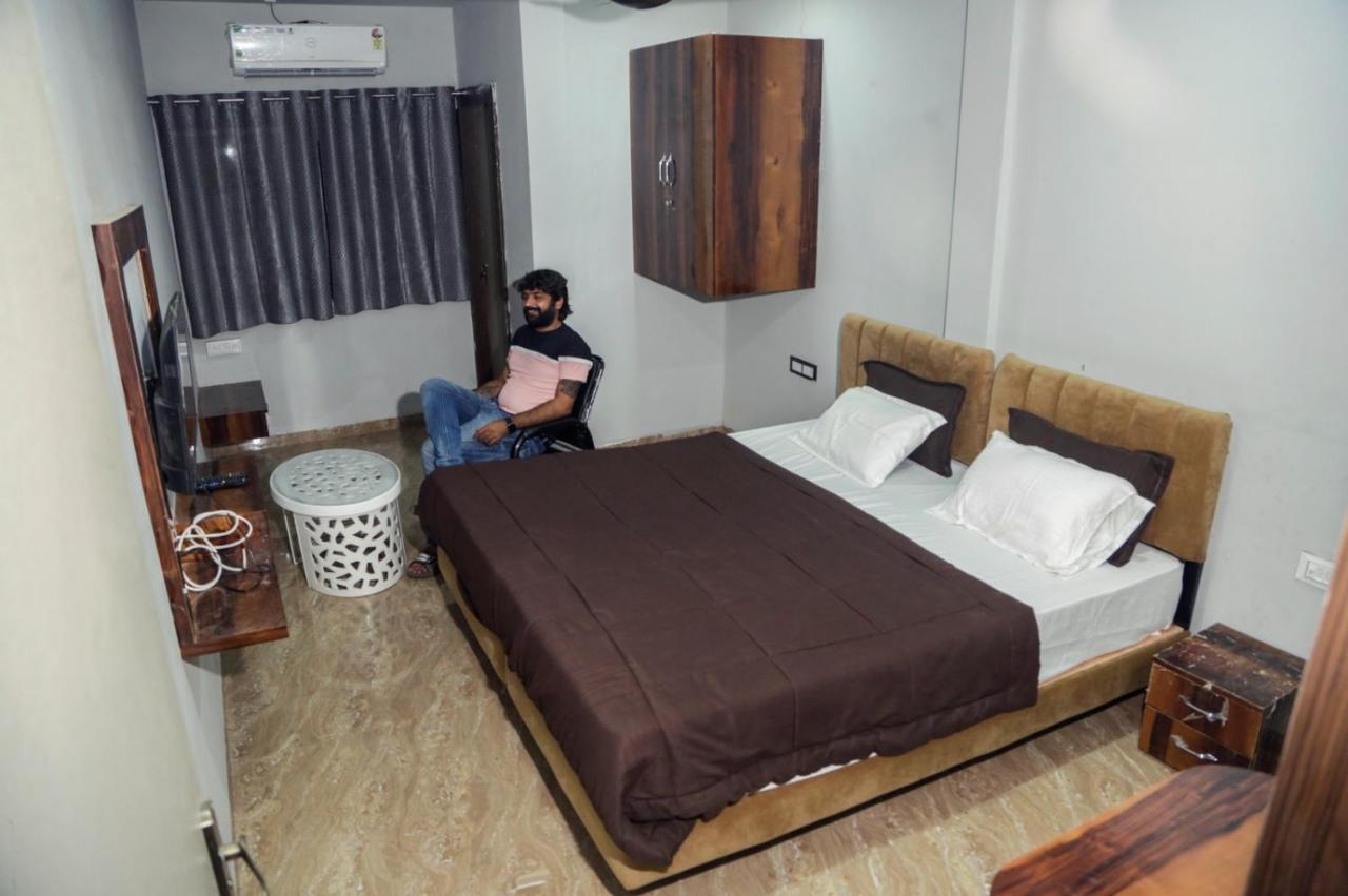 Kiwi Hotel 3*