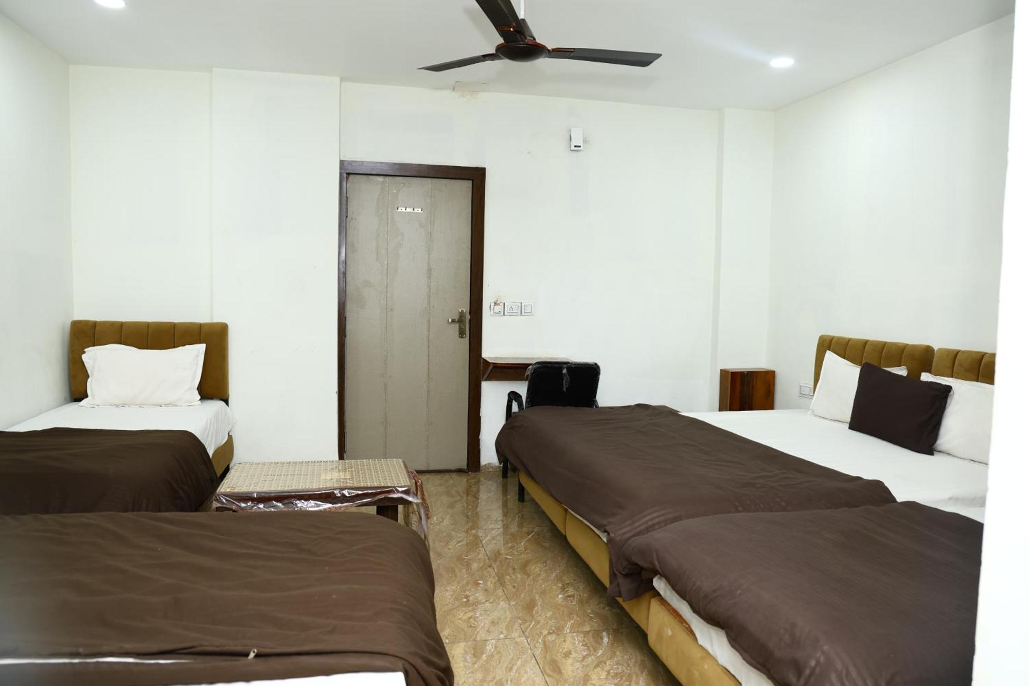 Kiwi Hotel